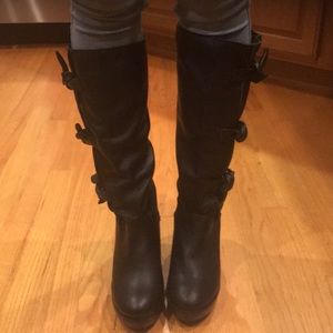 Nwot women’s black wedge boots size 7 bows up side